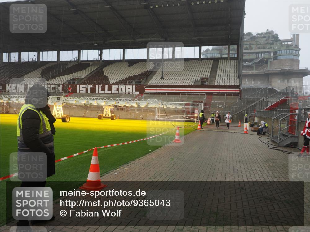 07.12.2025 - St. Pauli X-Mass-Run No. 15 Fabian Wolf http://msf.ph/oto/9365043 07.12.2025 10:10:39 Ziel 550, 964, 1571, 1768, 4885 meine-sportfotos.de