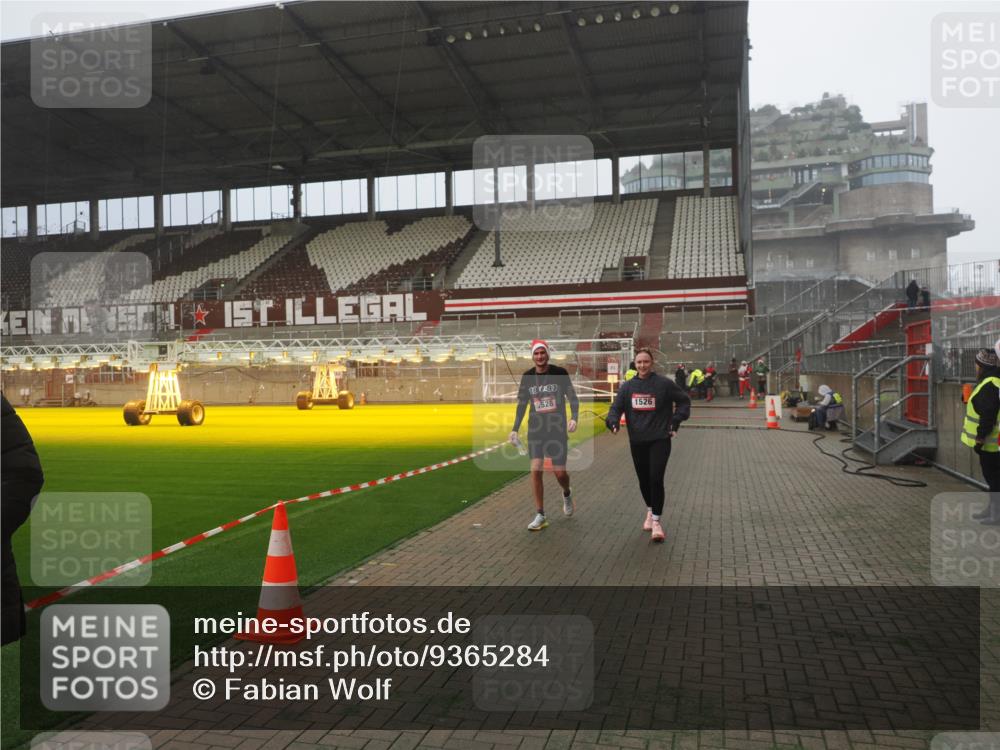 07.12.2025 - St. Pauli X-Mass-Run No. 15 Fabian Wolf http://msf.ph/oto/9365284 07.12.2025 10:12:11 Ziel 756, 1389, 1526, 1833, 2177, 3870, 4658 meine-sportfotos.de