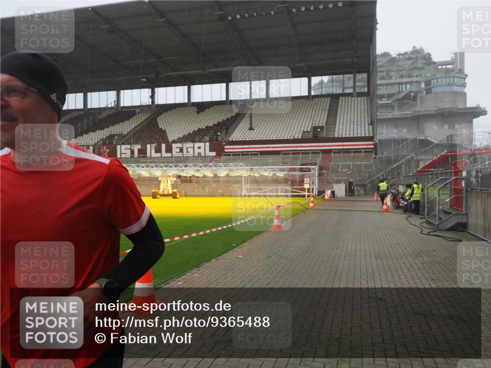 07.12.2025 - St. Pauli X-Mass-Run No. 15 Fabian Wolf http://msf.ph/oto/9365488 07.12.2025 10:13:56 Ziel 1699, 2951, 4371 meine-sportfotos.de