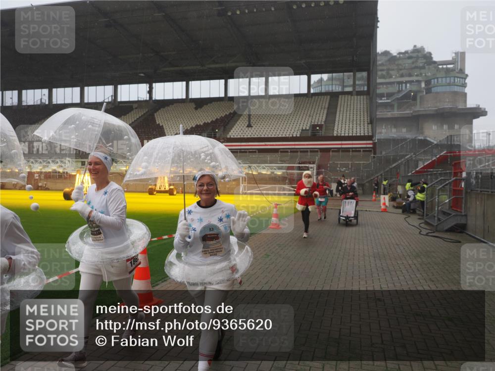 07.12.2025 - St. Pauli X-Mass-Run No. 15 Fabian Wolf http://msf.ph/oto/9365620 07.12.2025 10:14:58 Ziel 762, 1363, 1867, 1869, 1873, 2883, 2891, 3741, 4001, 4004 meine-sportfotos.de