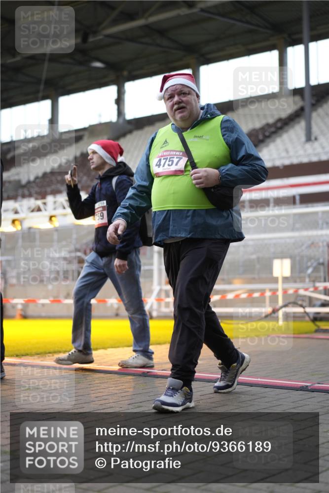 07.12.2025 - St. Pauli X-Mass-Run No. 15 Patografie http://msf.ph/oto/9366189 07.12.2025 10:50:23 Ziel 2250, 2460, 2582, 2583, 2584, 3287, 3291, 4075, 4110, 4111, 4756, 4757, 4759 meine-sportfotos.de
