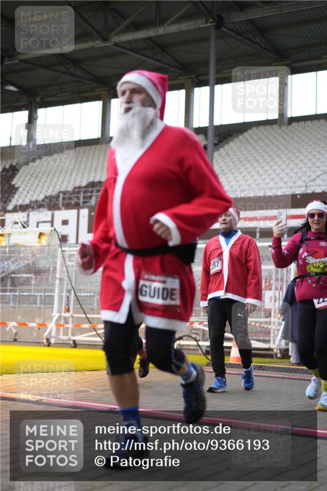 07.12.2025 - St. Pauli X-Mass-Run No. 15 Patografie http://msf.ph/oto/9366193 07.12.2025 10:50:25 Ziel 2250, 2460, 2582, 2583, 2584, 3287, 3291, 3368, 4075, 4110, 4111, 4756, 4757, 4759 meine-sportfotos.de