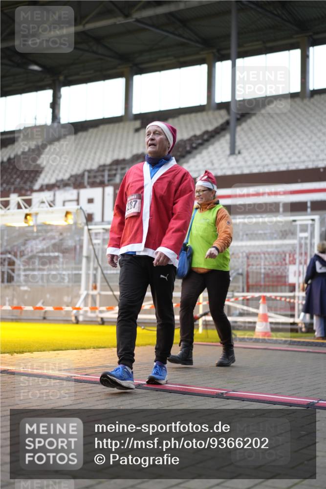 07.12.2025 - St. Pauli X-Mass-Run No. 15 Patografie http://msf.ph/oto/9366202 07.12.2025 10:50:27 Ziel 2250, 2460, 2582, 2583, 2584, 3287, 3291, 3368, 4075, 4110, 4111, 4756, 4757, 4759 meine-sportfotos.de