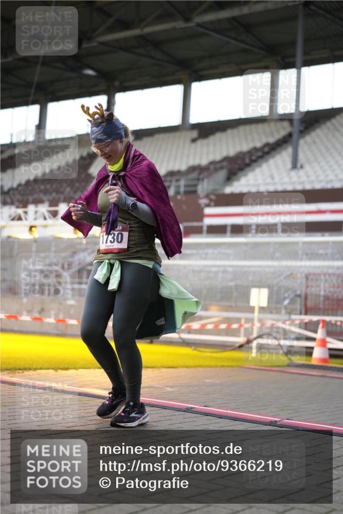 07.12.2025 - St. Pauli X-Mass-Run No. 15 Patografie http://msf.ph/oto/9366219 07.12.2025 10:50:36 Ziel 564, 1726, 1729, 1730, 2250, 2460, 2583, 2763, 3287, 3291, 3368, 4075, 4537, 4760 meine-sportfotos.de