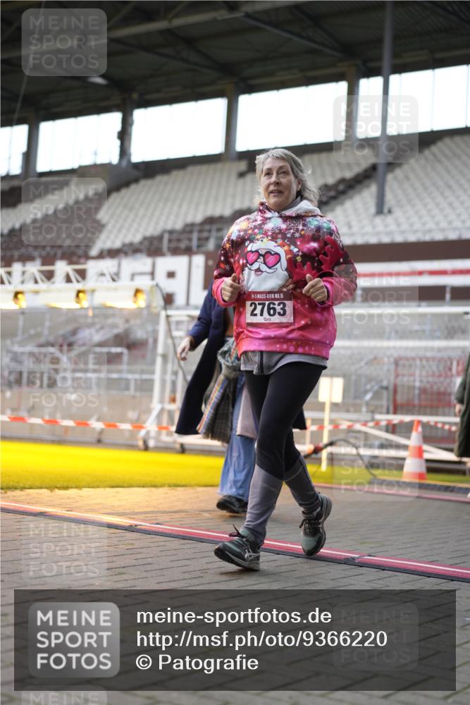 07.12.2025 - St. Pauli X-Mass-Run No. 15 Patografie http://msf.ph/oto/9366220 07.12.2025 10:50:40 Ziel 381, 564, 1726, 1729, 1730, 2250, 2460, 2763, 3368, 4535, 4537, 4760, 4881 meine-sportfotos.de