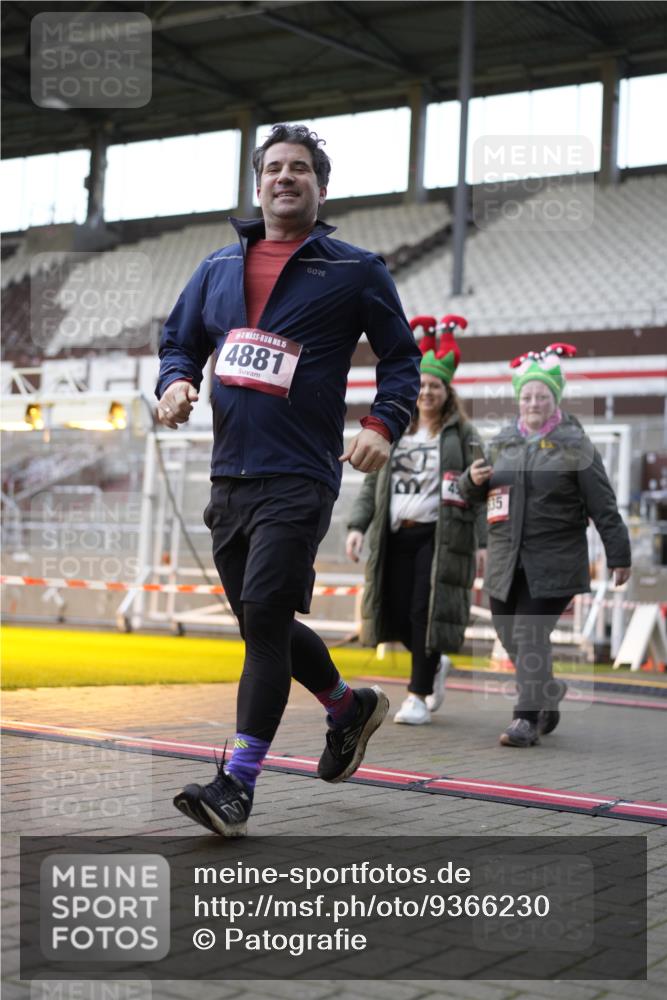 07.12.2025 - St. Pauli X-Mass-Run No. 15 Patografie http://msf.ph/oto/9366230 07.12.2025 10:50:42 Ziel 381, 564, 1726, 1729, 1730, 2737, 2738, 2763, 3368, 4535, 4537, 4760, 4881 meine-sportfotos.de
