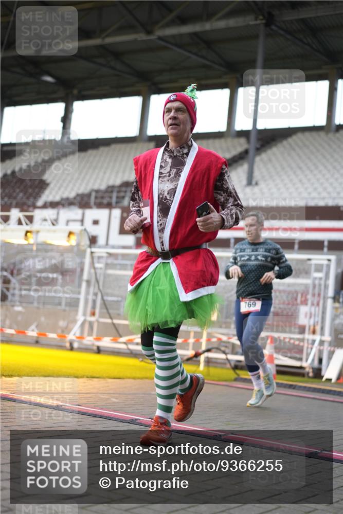 07.12.2025 - St. Pauli X-Mass-Run No. 15 Patografie http://msf.ph/oto/9366255 07.12.2025 10:50:52 Ziel 249, 381, 564, 769, 1691, 2737, 2738, 2763, 4535, 4537, 4760, 4881 meine-sportfotos.de