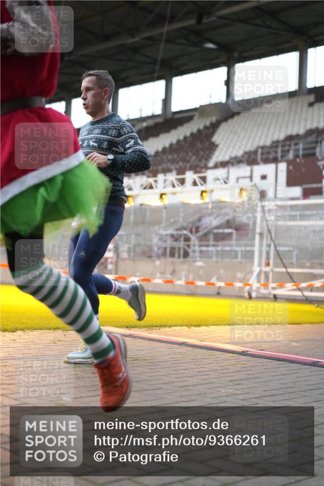 07.12.2025 - St. Pauli X-Mass-Run No. 15 Patografie http://msf.ph/oto/9366261 07.12.2025 10:50:53 Ziel 249, 381, 564, 769, 1691, 2737, 2738, 2763, 4535, 4537, 4760, 4881 meine-sportfotos.de