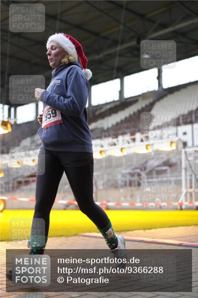 07.12.2025 - St. Pauli X-Mass-Run No. 15 Patografie http://msf.ph/oto/9366288 07.12.2025 10:51:27 Ziel 1047, 2103, 2105, 2327, 2332, 2642, 2643, 2674, 2959 meine-sportfotos.de