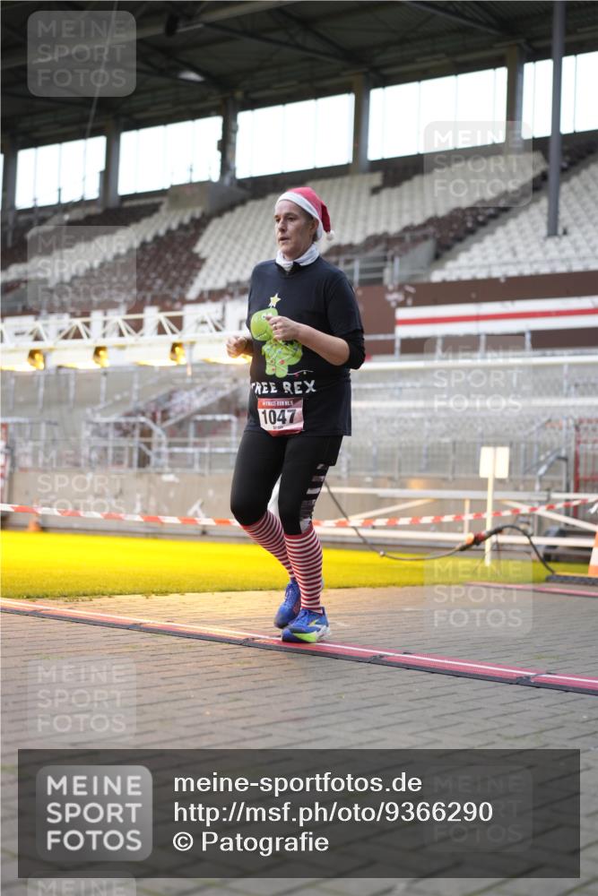 07.12.2025 - St. Pauli X-Mass-Run No. 15 Patografie http://msf.ph/oto/9366290 07.12.2025 10:51:29 Ziel 275, 1047, 2103, 2105, 2327, 2332, 2642, 2643, 2674, 2959, 4862 meine-sportfotos.de