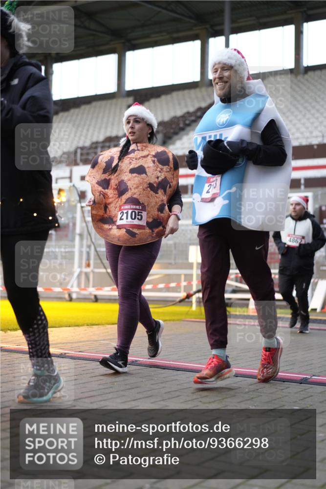 07.12.2025 - St. Pauli X-Mass-Run No. 15 Patografie http://msf.ph/oto/9366298 07.12.2025 10:51:32 Ziel 275, 1047, 2103, 2105, 2327, 2332, 2553, 2642, 2643, 2674, 2959, 4862 meine-sportfotos.de