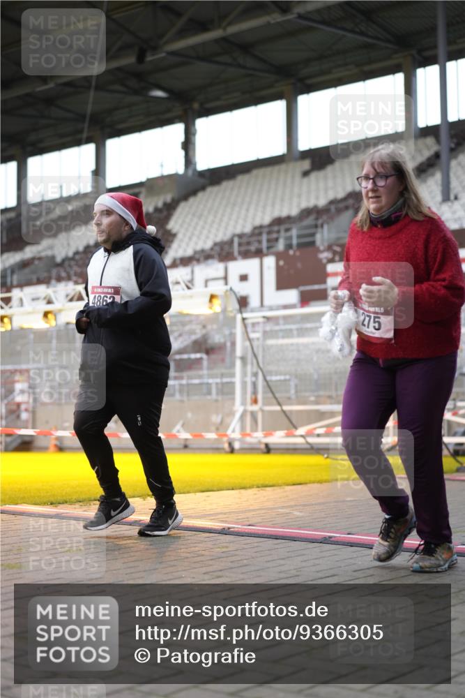 07.12.2025 - St. Pauli X-Mass-Run No. 15 Patografie http://msf.ph/oto/9366305 07.12.2025 10:51:34 Ziel 275, 1047, 2103, 2105, 2327, 2332, 2553, 2642, 2643, 2674, 2959, 4862 meine-sportfotos.de