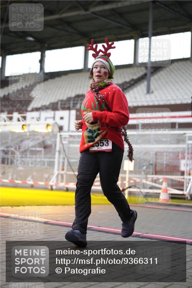 07.12.2025 - St. Pauli X-Mass-Run No. 15 Patografie http://msf.ph/oto/9366311 07.12.2025 10:51:36 Ziel 275, 1047, 2103, 2105, 2327, 2332, 2553, 2642, 2643, 2674, 2959, 4862 meine-sportfotos.de