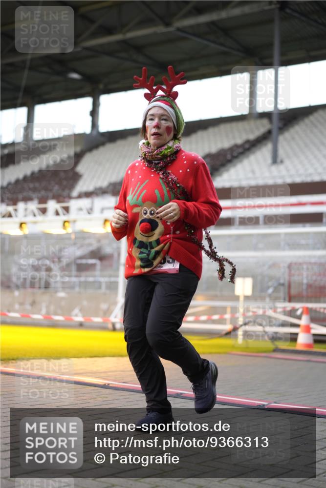 07.12.2025 - St. Pauli X-Mass-Run No. 15 Patografie http://msf.ph/oto/9366313 07.12.2025 10:51:37 Ziel 275, 328, 1047, 2103, 2105, 2327, 2332, 2553, 2642, 2643, 2674, 2959, 3223, 4862 meine-sportfotos.de