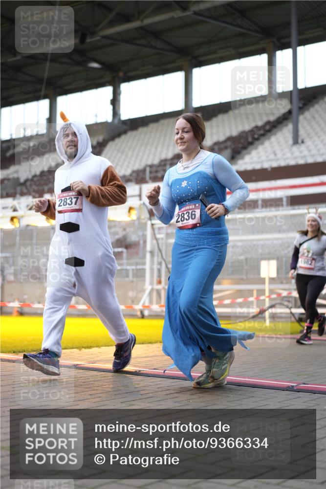 07.12.2025 - St. Pauli X-Mass-Run No. 15 Patografie http://msf.ph/oto/9366334 07.12.2025 10:51:47 Ziel 275, 328, 1964, 1982, 1984, 2165, 2553, 2593, 2607, 2836, 2837, 3223, 3228, 4550, 4862 meine-sportfotos.de