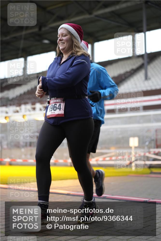 07.12.2025 - St. Pauli X-Mass-Run No. 15 Patografie http://msf.ph/oto/9366344 07.12.2025 10:51:49 Ziel 328, 1964, 1982, 1984, 2165, 2287, 2289, 2553, 2593, 2607, 2836, 2837, 3223, 3228, 4550 meine-sportfotos.de