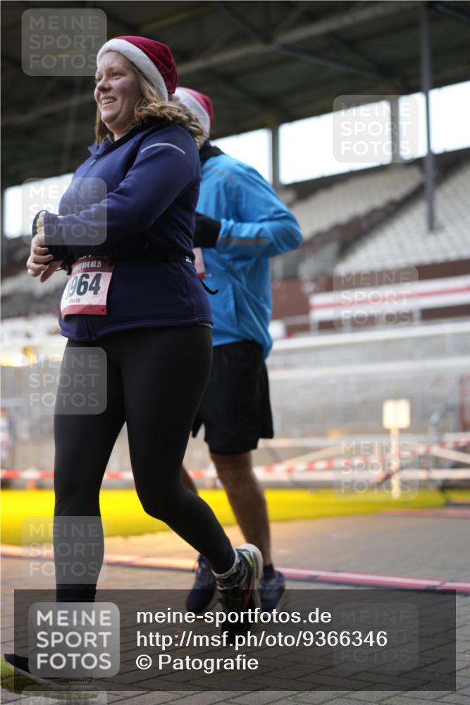 07.12.2025 - St. Pauli X-Mass-Run No. 15 Patografie http://msf.ph/oto/9366346 07.12.2025 10:51:49 Ziel 328, 1964, 1982, 1984, 2165, 2287, 2289, 2553, 2593, 2607, 2836, 2837, 3223, 3228, 4550 meine-sportfotos.de