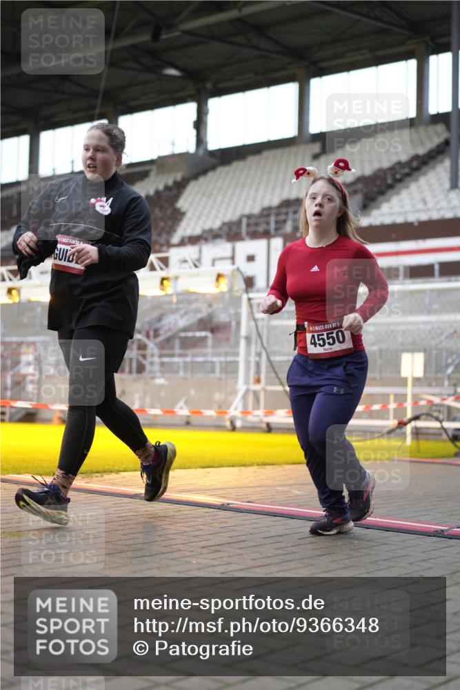 07.12.2025 - St. Pauli X-Mass-Run No. 15 Patografie http://msf.ph/oto/9366348 07.12.2025 10:51:52 Ziel 328, 1964, 1982, 1984, 2165, 2287, 2289, 2592, 2593, 2607, 2836, 2837, 3223, 3228, 4550 meine-sportfotos.de