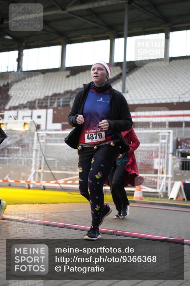07.12.2025 - St. Pauli X-Mass-Run No. 15 Patografie http://msf.ph/oto/9366368 07.12.2025 10:52:01 Ziel 27, 1964, 1982, 1984, 2165, 2287, 2289, 2592, 2661, 2836, 2837, 4550, 4865, 4879, 4880 meine-sportfotos.de