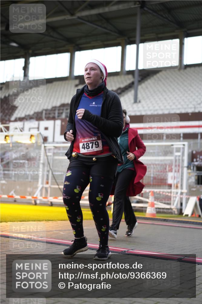 07.12.2025 - St. Pauli X-Mass-Run No. 15 Patografie http://msf.ph/oto/9366369 07.12.2025 10:52:01 Ziel 27, 1964, 1982, 1984, 2165, 2287, 2289, 2592, 2661, 2836, 2837, 4550, 4865, 4879, 4880 meine-sportfotos.de