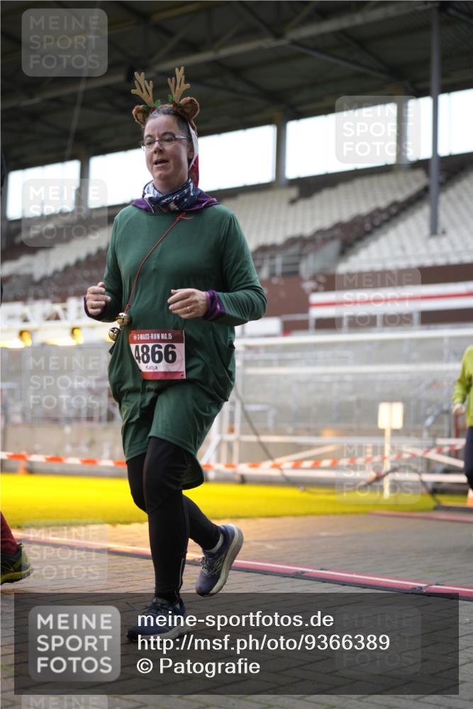 07.12.2025 - St. Pauli X-Mass-Run No. 15 Patografie http://msf.ph/oto/9366389 07.12.2025 10:52:09 Ziel 27, 499, 506, 654, 931, 1098, 2592, 2661, 4797, 4864, 4865, 4866, 4879, 4880 meine-sportfotos.de