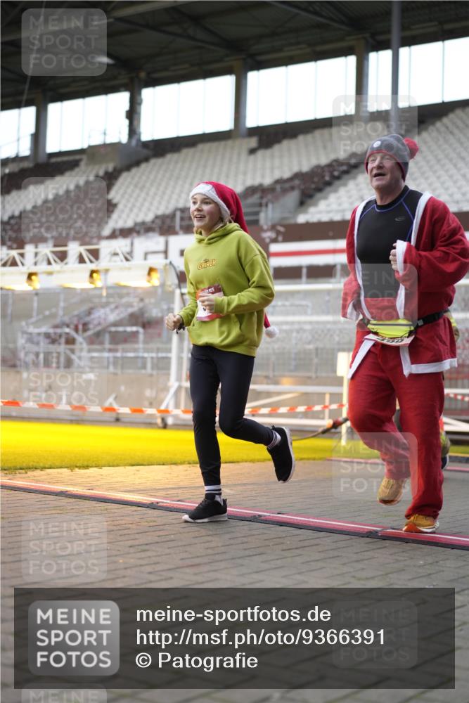 07.12.2025 - St. Pauli X-Mass-Run No. 15 Patografie http://msf.ph/oto/9366391 07.12.2025 10:52:10 Ziel 27, 499, 506, 654, 931, 1098, 2592, 2661, 4797, 4864, 4865, 4866, 4879, 4880 meine-sportfotos.de