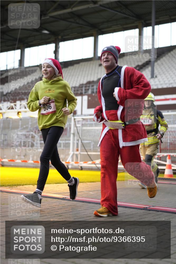 07.12.2025 - St. Pauli X-Mass-Run No. 15 Patografie http://msf.ph/oto/9366395 07.12.2025 10:52:11 Ziel 27, 499, 506, 654, 931, 1098, 2592, 2661, 4797, 4864, 4865, 4866, 4879, 4880 meine-sportfotos.de