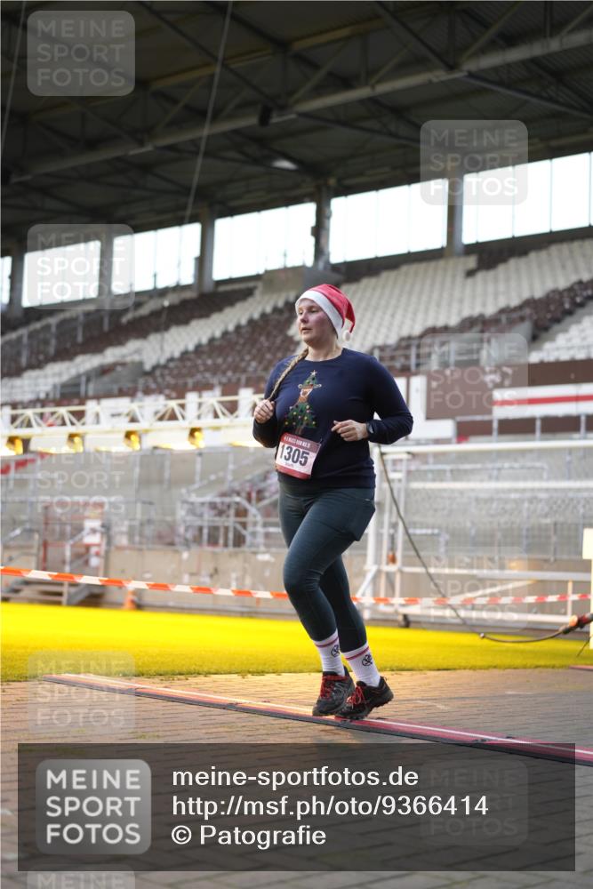 07.12.2025 - St. Pauli X-Mass-Run No. 15 Patografie http://msf.ph/oto/9366414 07.12.2025 10:52:36 Ziel 1305 meine-sportfotos.de