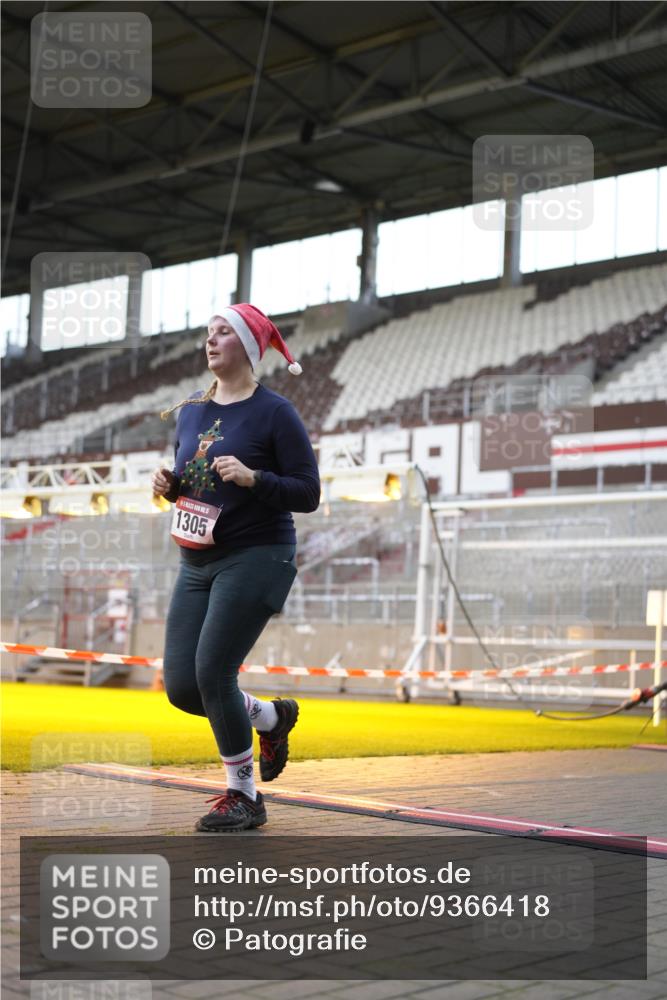 07.12.2025 - St. Pauli X-Mass-Run No. 15 Patografie http://msf.ph/oto/9366418 07.12.2025 10:52:36 Ziel 1305 meine-sportfotos.de