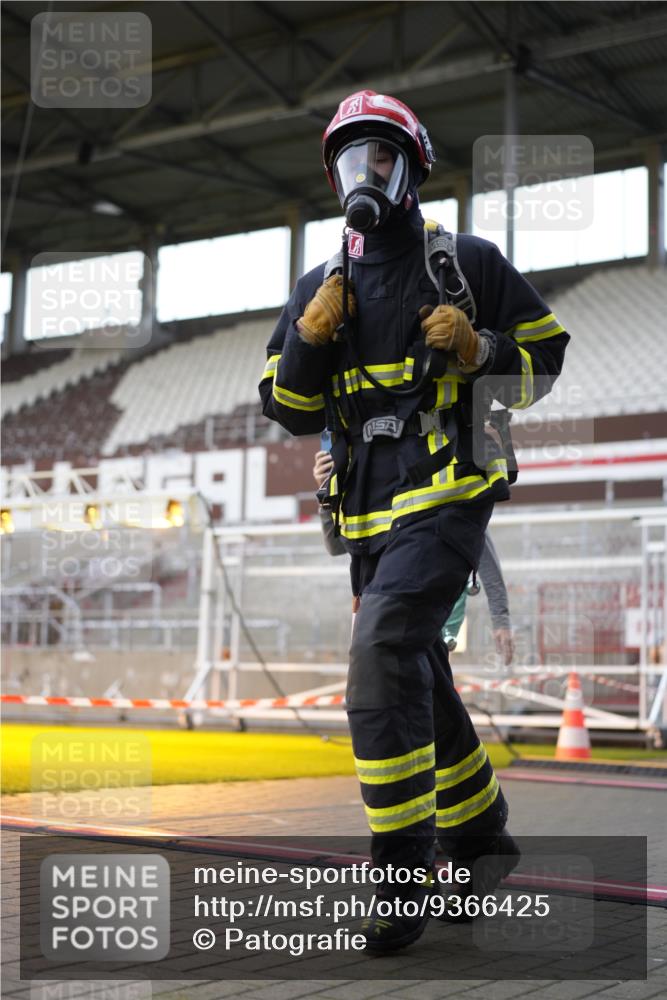 07.12.2025 - St. Pauli X-Mass-Run No. 15 Patografie http://msf.ph/oto/9366425 07.12.2025 10:52:43 Ziel 176, 262, 1305, 4859 meine-sportfotos.de