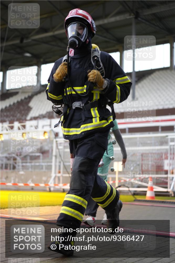 07.12.2025 - St. Pauli X-Mass-Run No. 15 Patografie http://msf.ph/oto/9366427 07.12.2025 10:52:43 Ziel 176, 262, 1305, 4859 meine-sportfotos.de