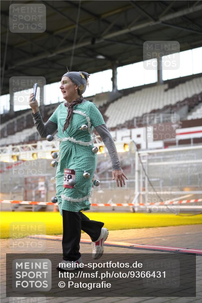 07.12.2025 - St. Pauli X-Mass-Run No. 15 Patografie http://msf.ph/oto/9366431 07.12.2025 10:52:44 Ziel 176, 262, 1305, 4859 meine-sportfotos.de