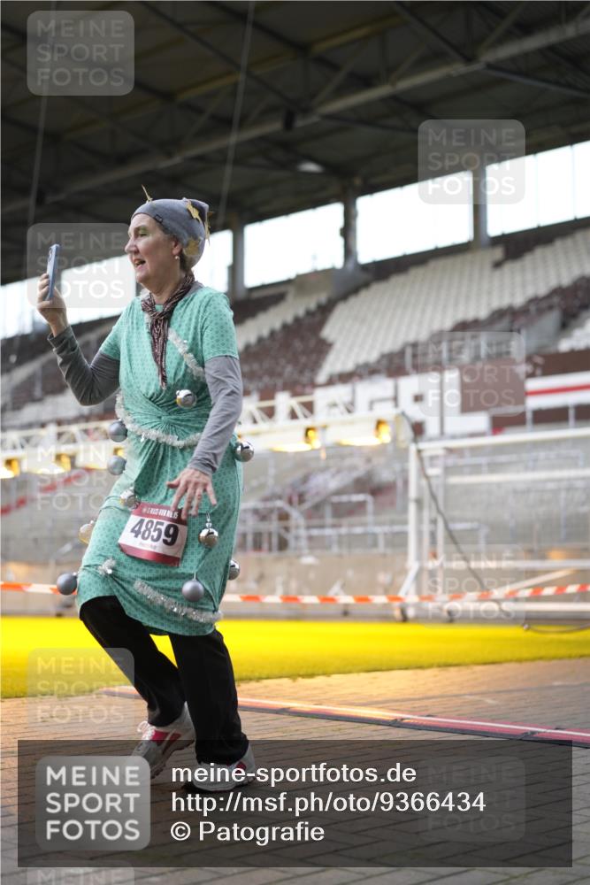 07.12.2025 - St. Pauli X-Mass-Run No. 15 Patografie http://msf.ph/oto/9366434 07.12.2025 10:52:44 Ziel 176, 262, 1305, 4859 meine-sportfotos.de
