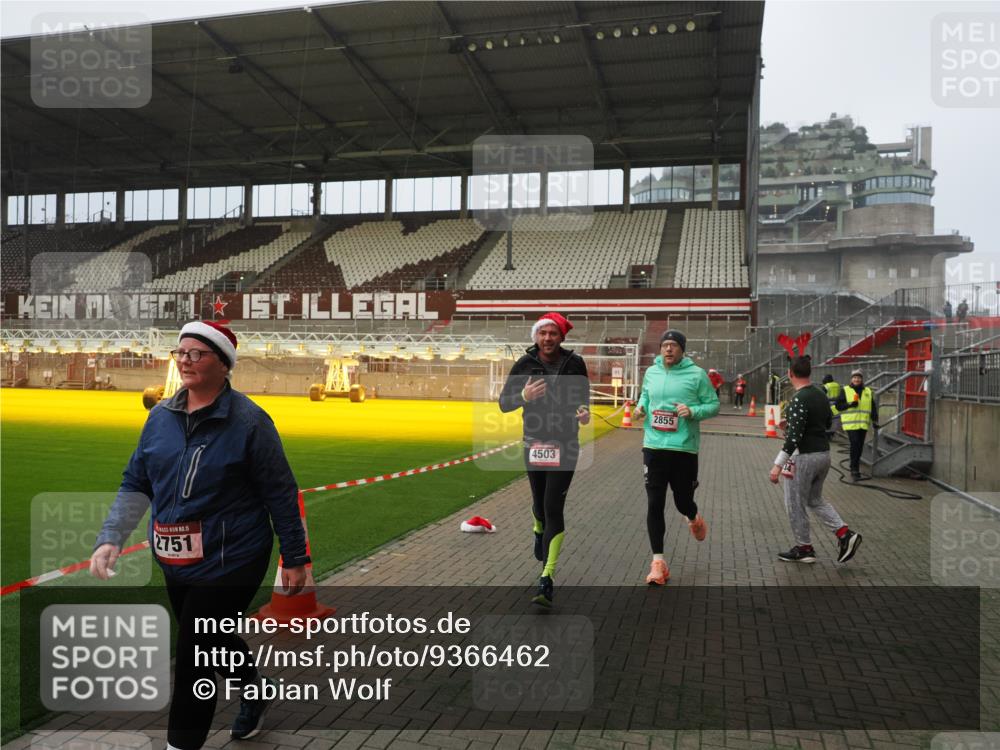 07.12.2025 - St. Pauli X-Mass-Run No. 15 Fabian Wolf http://msf.ph/oto/9366462 07.12.2025 10:20:14 Ziel 459, 1364, 1553, 1903, 2238, 2751, 2855, 3846, 3871, 4042, 4071, 4503 meine-sportfotos.de