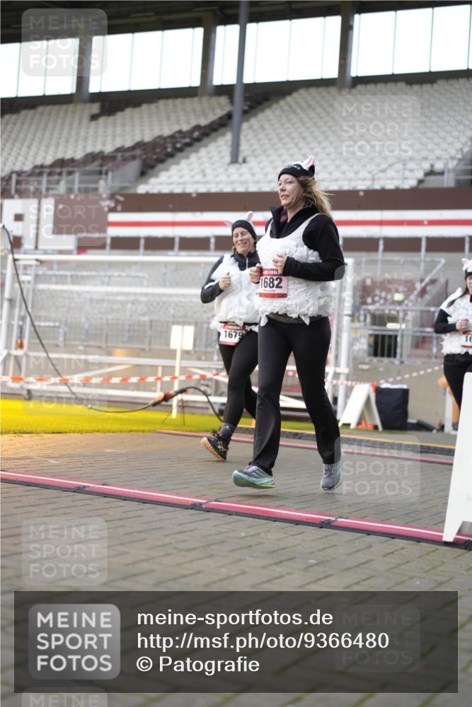 07.12.2025 - St. Pauli X-Mass-Run No. 15 Patografie http://msf.ph/oto/9366480 07.12.2025 10:53:29 Ziel 106, 546, 1679, 1680, 1681, 1682, 1683 meine-sportfotos.de