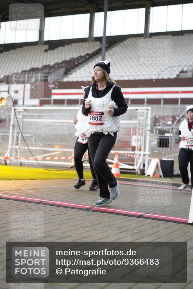 07.12.2025 - St. Pauli X-Mass-Run No. 15 Patografie http://msf.ph/oto/9366483 07.12.2025 10:53:29 Ziel 106, 546, 1679, 1680, 1681, 1682, 1683 meine-sportfotos.de