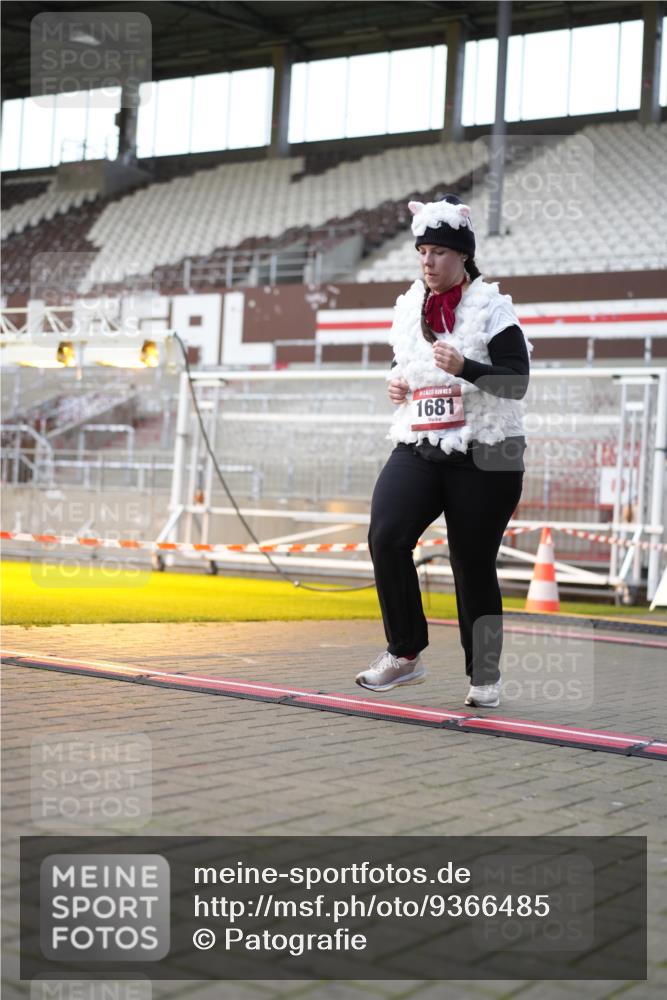 07.12.2025 - St. Pauli X-Mass-Run No. 15 Patografie http://msf.ph/oto/9366485 07.12.2025 10:53:31 Ziel 106, 546, 1679, 1680, 1681, 1682, 1683 meine-sportfotos.de