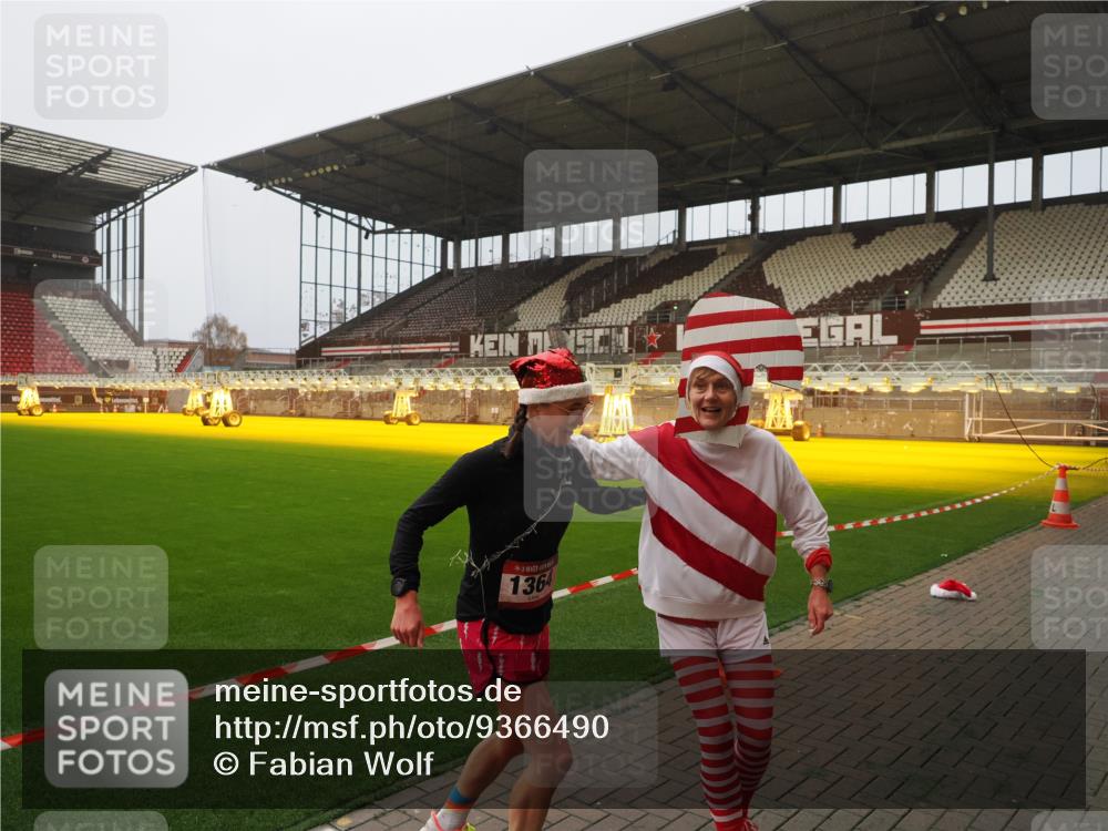 07.12.2025 - St. Pauli X-Mass-Run No. 15 Fabian Wolf http://msf.ph/oto/9366490 07.12.2025 10:20:20 Ziel 459, 1553, 2855, 3832, 4042, 4071, 4116, 4503, 4523 meine-sportfotos.de