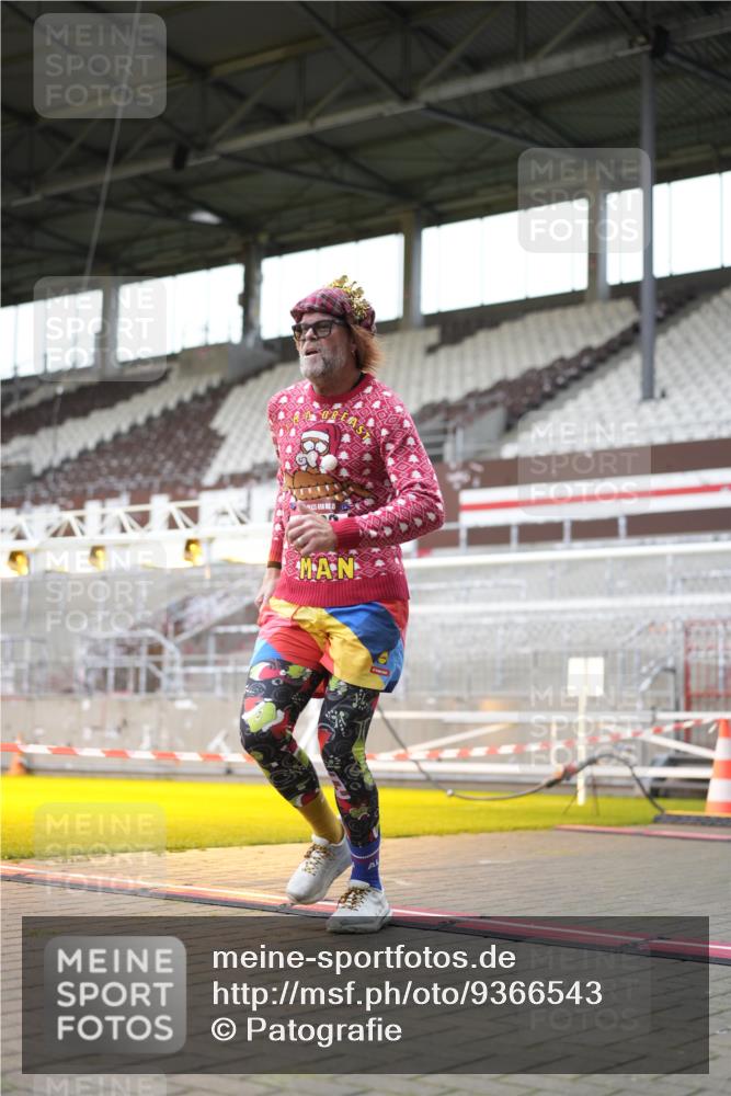 07.12.2025 - St. Pauli X-Mass-Run No. 15 Patografie http://msf.ph/oto/9366543 07.12.2025 10:54:50 Ziel 692, 1393 meine-sportfotos.de