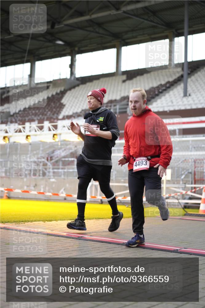 07.12.2025 - St. Pauli X-Mass-Run No. 15 Patografie http://msf.ph/oto/9366559 07.12.2025 10:55:55 Ziel 2485, 4493 meine-sportfotos.de