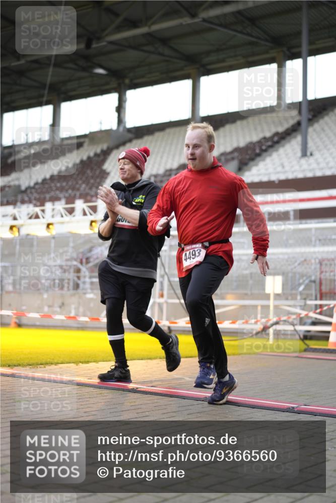 07.12.2025 - St. Pauli X-Mass-Run No. 15 Patografie http://msf.ph/oto/9366560 07.12.2025 10:55:55 Ziel 2485, 4493 meine-sportfotos.de