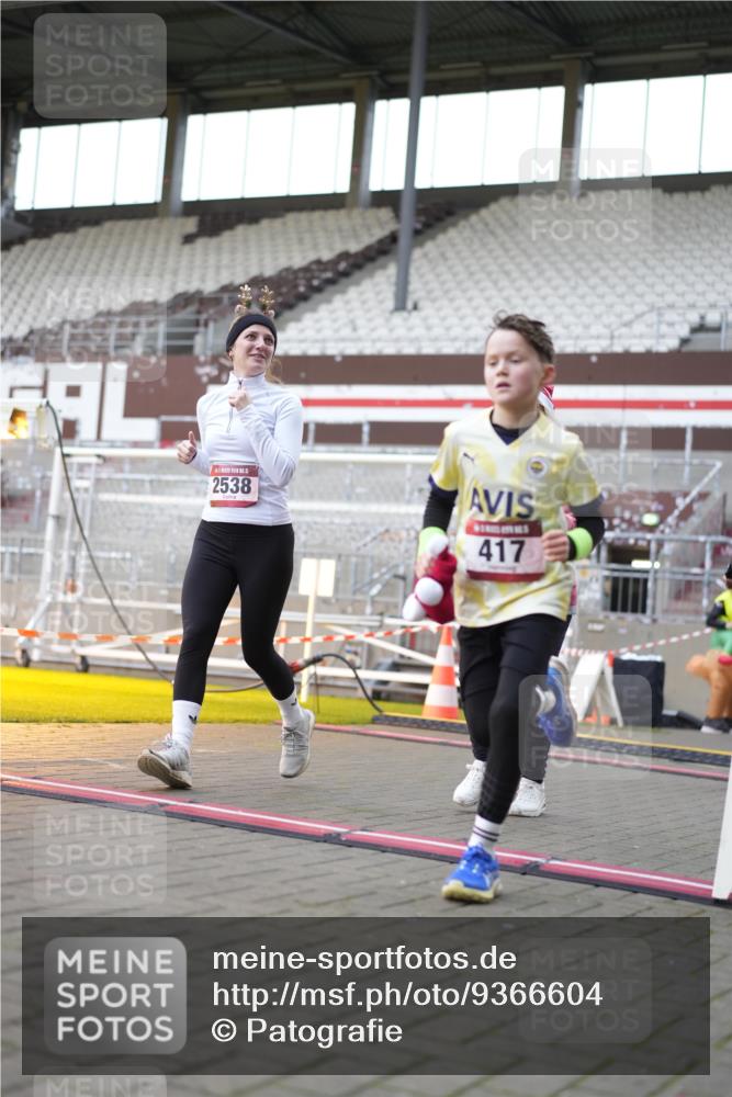 07.12.2025 - St. Pauli X-Mass-Run No. 15 Patografie http://msf.ph/oto/9366604 07.12.2025 10:56:41 Ziel 55, 236, 248, 417, 555, 568, 759, 2538, 2542 meine-sportfotos.de