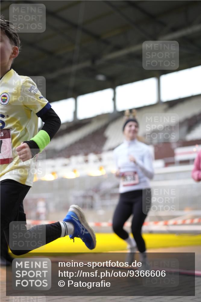 07.12.2025 - St. Pauli X-Mass-Run No. 15 Patografie http://msf.ph/oto/9366606 07.12.2025 10:56:41 Ziel 55, 236, 248, 417, 555, 568, 759, 2538, 2542 meine-sportfotos.de