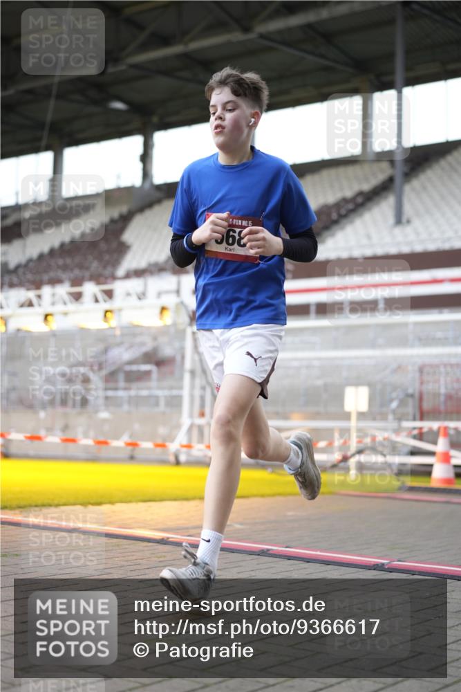 07.12.2025 - St. Pauli X-Mass-Run No. 15 Patografie http://msf.ph/oto/9366617 07.12.2025 10:56:46 Ziel 55, 417, 555, 566, 568, 1203, 2538, 2542, 2664, 3275 meine-sportfotos.de