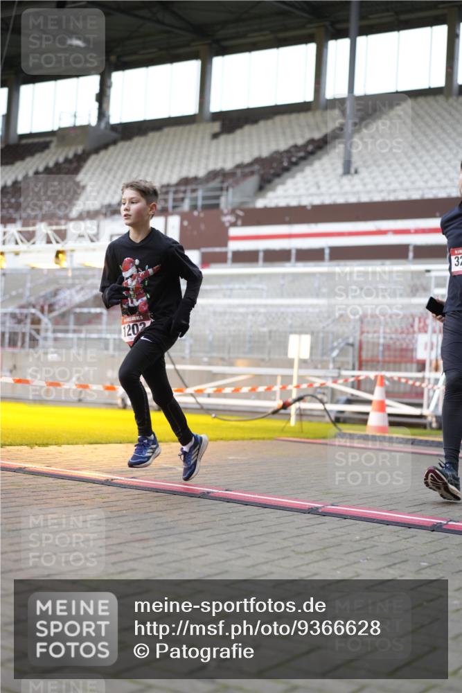 07.12.2025 - St. Pauli X-Mass-Run No. 15 Patografie http://msf.ph/oto/9366628 07.12.2025 10:56:50 Ziel 55, 417, 555, 566, 568, 763, 1203, 2538, 2542, 2664, 3275, 4799 meine-sportfotos.de