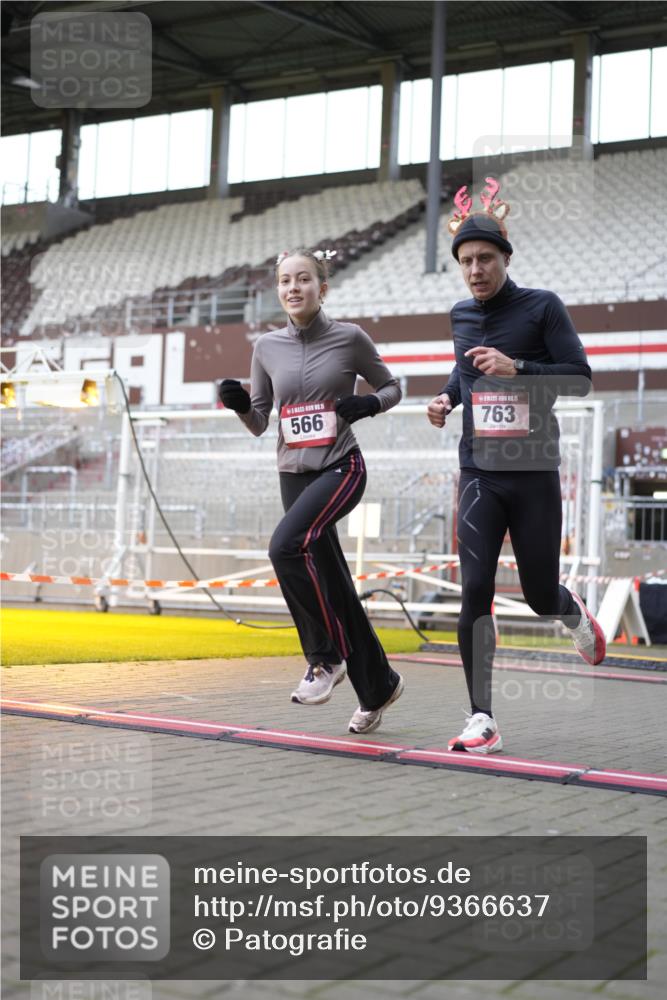 07.12.2025 - St. Pauli X-Mass-Run No. 15 Patografie http://msf.ph/oto/9366637 07.12.2025 10:56:51 Ziel 55, 417, 555, 566, 568, 763, 1203, 2538, 2542, 2664, 3275, 4799 meine-sportfotos.de