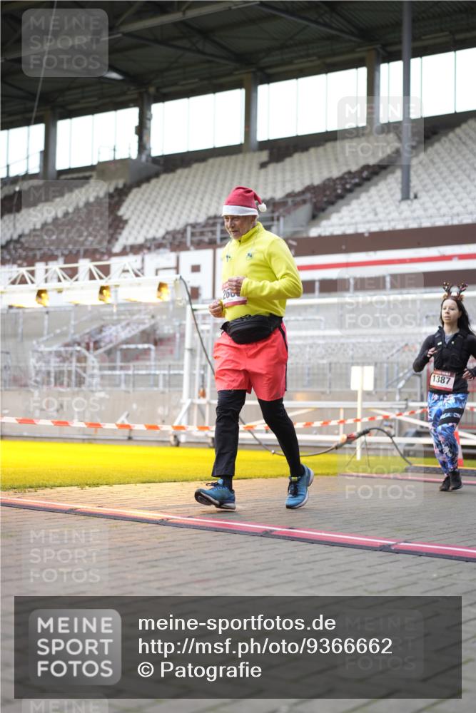 07.12.2025 - St. Pauli X-Mass-Run No. 15 Patografie http://msf.ph/oto/9366662 07.12.2025 10:57:12 Ziel 130, 251, 280, 773, 1097, 1099, 1387, 2290, 2296, 2297, 2298, 2665, 3064, 3067 meine-sportfotos.de