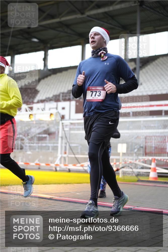 07.12.2025 - St. Pauli X-Mass-Run No. 15 Patografie http://msf.ph/oto/9366666 07.12.2025 10:57:13 Ziel 130, 251, 280, 773, 1097, 1099, 1387, 2290, 2296, 2297, 2298, 2665, 3064, 3067 meine-sportfotos.de