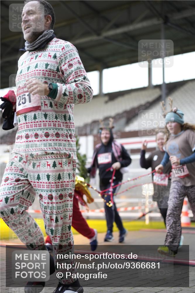07.12.2025 - St. Pauli X-Mass-Run No. 15 Patografie http://msf.ph/oto/9366681 07.12.2025 10:57:16 Ziel 130, 251, 280, 773, 994, 1097, 1099, 1387, 2290, 2296, 2297, 2298, 2665, 3064, 3067 meine-sportfotos.de