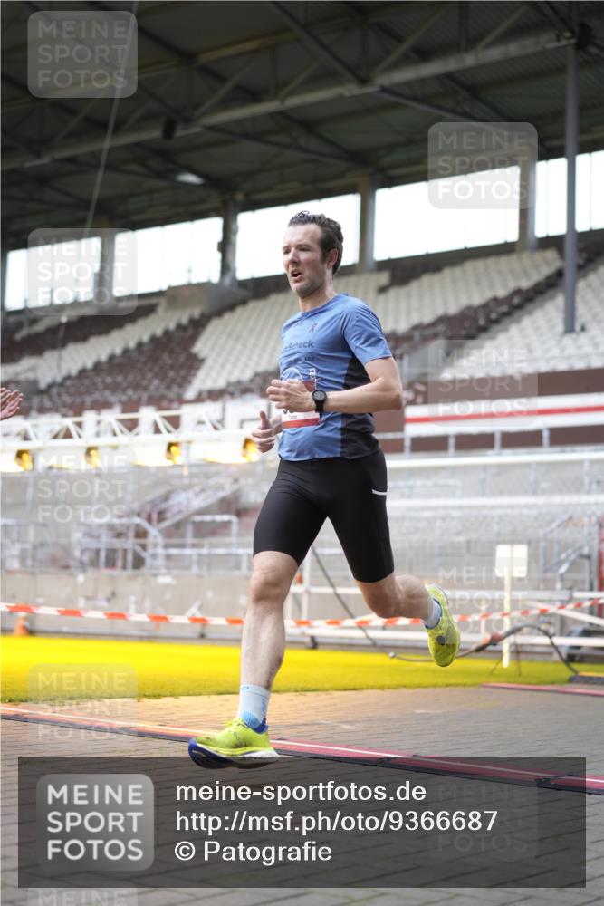 07.12.2025 - St. Pauli X-Mass-Run No. 15 Patografie http://msf.ph/oto/9366687 07.12.2025 10:57:21 Ziel 130, 251, 773, 994, 1213, 1387, 2290, 2296, 2297, 2298, 2665, 3064, 3067 meine-sportfotos.de